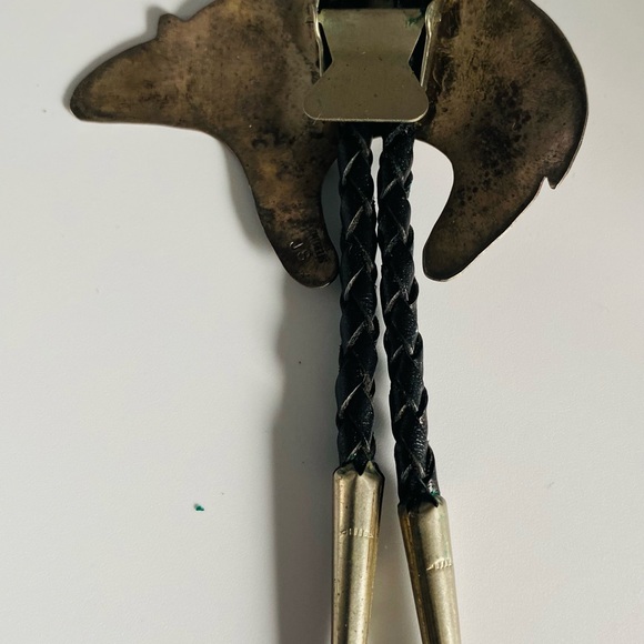 Vintage Heartline Sterling Silver Navajo Bear.  Silversmith James Shay.  Signed - Picture 3 of 3